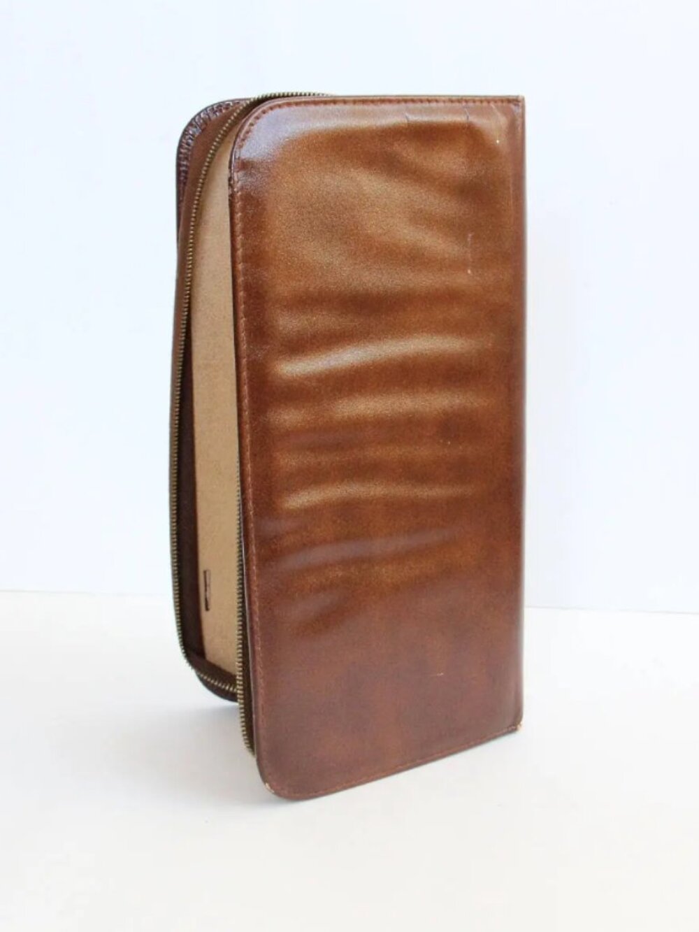 Vintage Leather Toiletry Bag Made in Western Germany, Zippered Dopp Kit - Picture 4 of 6